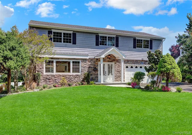 3rd image of 52 Woodland Rd, Roslyn, NY 11576 | MLS# 996187