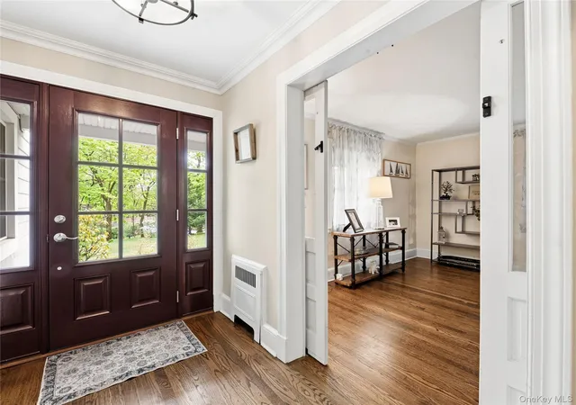 2nd image of 2 Longview Rd, North Hempstead, NY 11050 | MLS# 996194