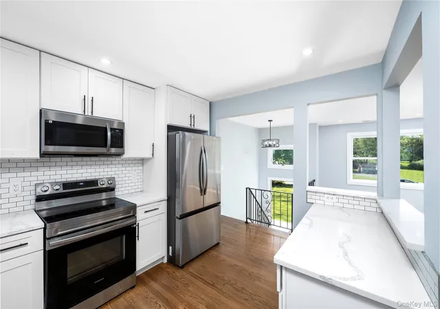 2nd image of 15 Larissa Ln, Wappingers Falls, NY 12590 | MLS# 996210