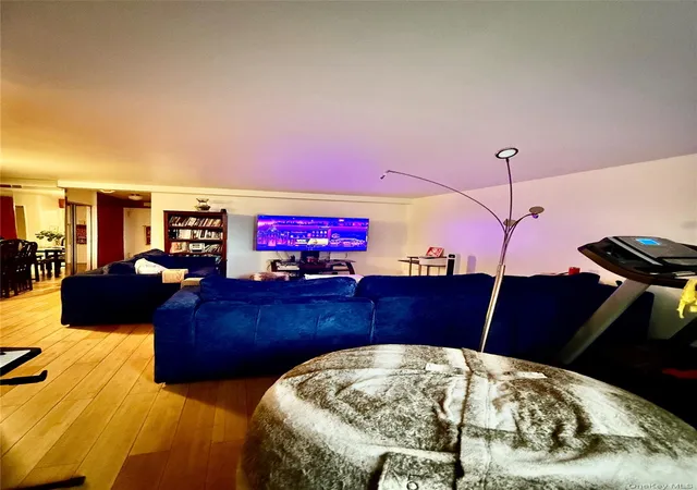 4th image of 61-20 Grand Central Pkwy #B 708, New York, NY 11375 | MLS# 996233
