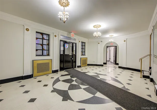 2nd image of 72-11 110Th St, Forest Hills, NY 11375