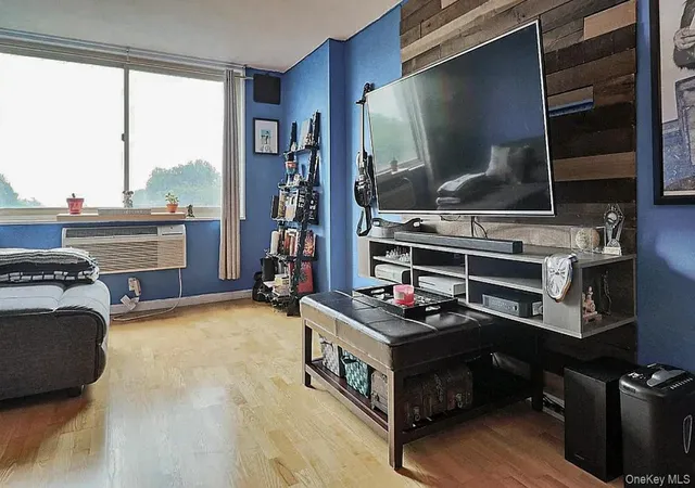 2nd image of 11818 Union Turnpike #6E, New York, NY 11415 | MLS# 996246
