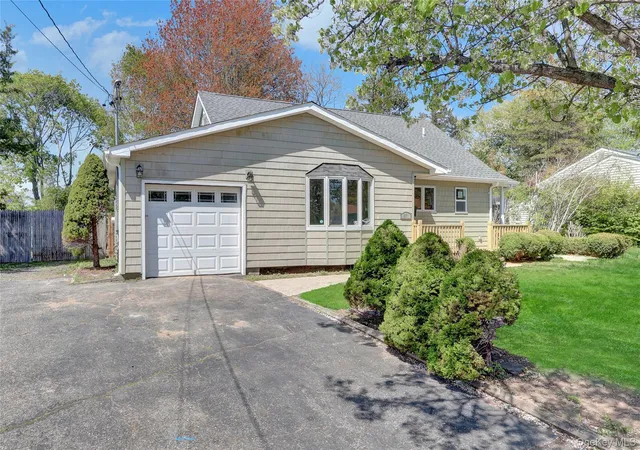3rd image of 339 Barton Ave, East Patchogue, NY 11772 | MLS# 996249