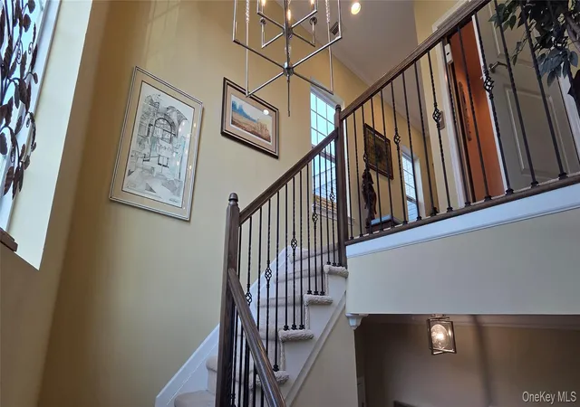 4th image of 17 Greentree Ct, Shirley, NY 11967 | MLS# 996250