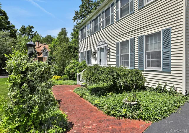 2nd image of 8 White Pine Ln, Fishkill, NY 12524 | MLS# 996276
