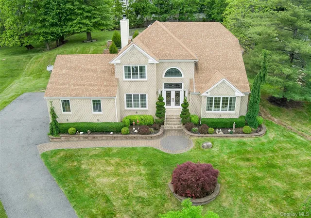 3rd image of 8 Stark Ct, New City, NY 10956 | MLS# 996279
