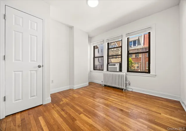 Listing Photo 4 - Condo for sale in building located at 2067 32nd St, New York, NY 11105