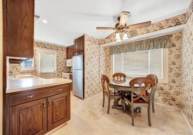 4th image of 393 Coleridge, Hempstead, NY 11756 | MLS# 996298