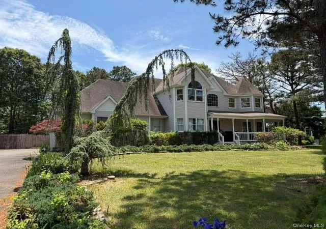 3rd image of 15 Fawn Xing, Riverhead, NY 11792 | MLS# 996314