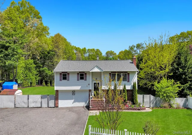 4th image of 485 Canal Rd, Brookhaven, NY 11776 | MLS# 996333