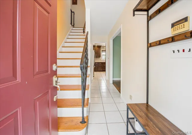 3rd image of 1 Allen Pl, Bronxville, NY 10708 | MLS# 996358