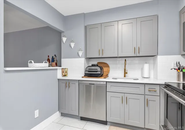 4th image of 360 Shore Rd #2C, Long Beach, NY 11561 | MLS# 996374