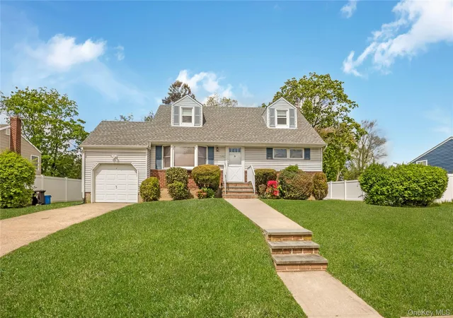 1st image of 142 Elkton Ln, North Babylon, NY 11703 | MLS# 996412