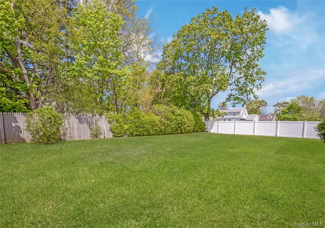 25th image of 142 Elkton Ln, North Babylon, NY 11703 | MLS# 996412