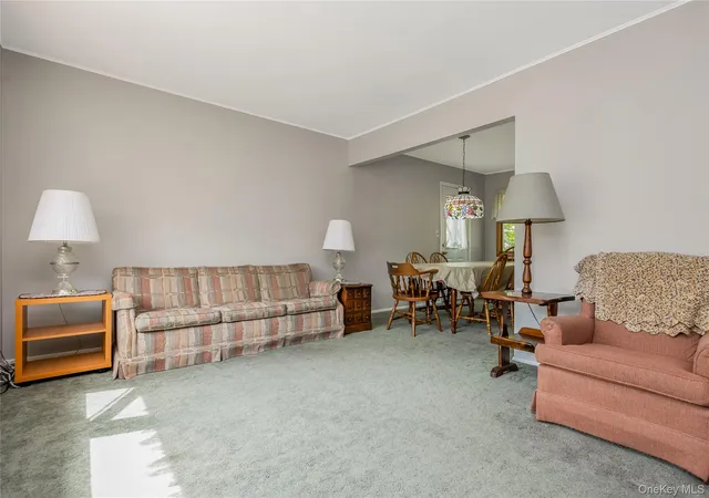 5th image of 142 Elkton Ln, North Babylon, NY 11703 | MLS# 996412