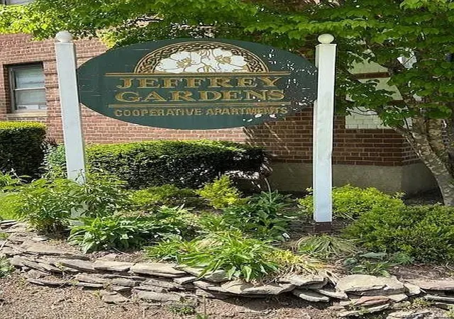 2nd image of 46-11 215Th Pl, Bayside, NY 11361
