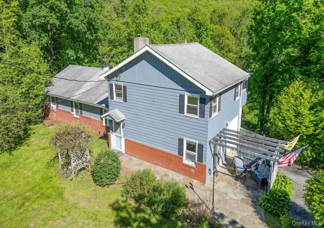 3rd image of 392 Oscawana Lake Rd, Putnam Valley, NY 10579 | MLS# 996470