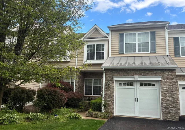 3rd image of 908 Huntington Dr, Fishkill, NY 12524 | MLS# 996473