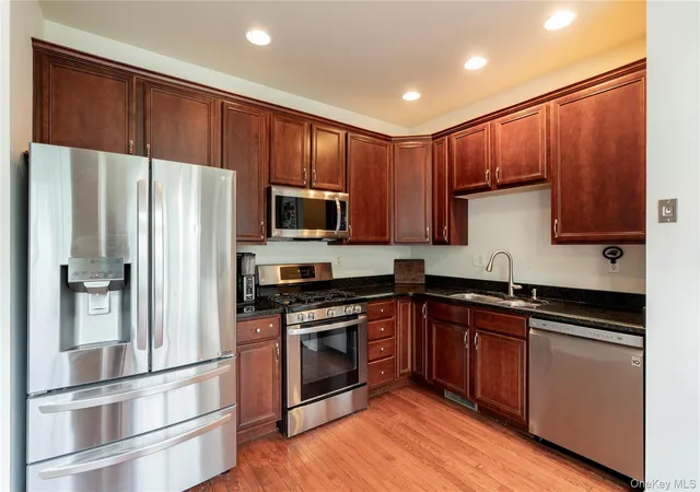 4th image of 908 Huntington Dr, Fishkill, NY 12524 | MLS# 996473