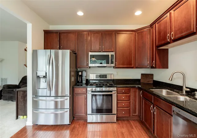 5th image of 908 Huntington Dr, Fishkill, NY 12524 | MLS# 996473