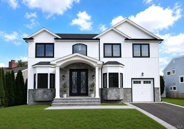 Photo 1 of Sale Pending at 9 Gary Rd, Syosset, NY 11791 | MLS# 996474 | Listing updated on 2026-09-01