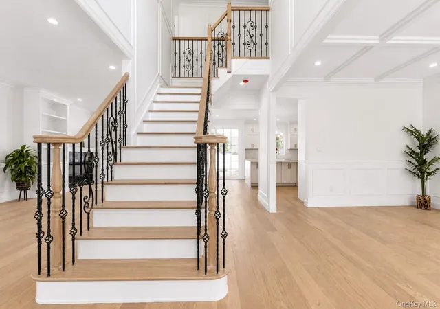 Photo 4 of Sale Pending at 9 Gary Rd, Syosset, NY 11791 | MLS# 996474 | Listing updated on 2026-09-01