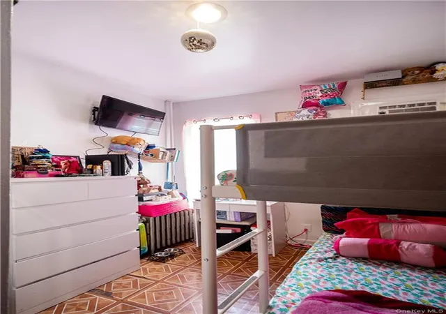 Listing Photo 4 - Condo for sale in building located at 1392 Commonwealth Ave, Bronx, NY 10472