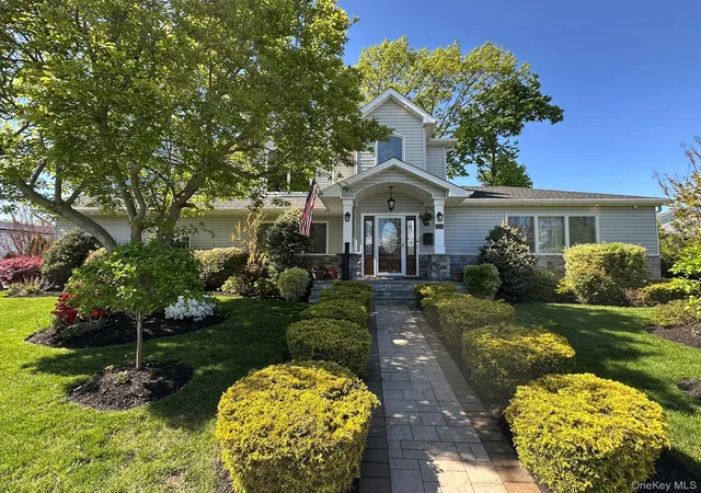 Homes for sale in Hempstead, NY | 752 Kensington Ct, Hempstead, NY 11590 | MLS# 996483