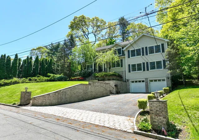 Photo 3 of Single family home for sale at 34 Glenwood Rd, Harrison, NY 10528 | MLS# 996499 | Listing updated on 2026-09-12