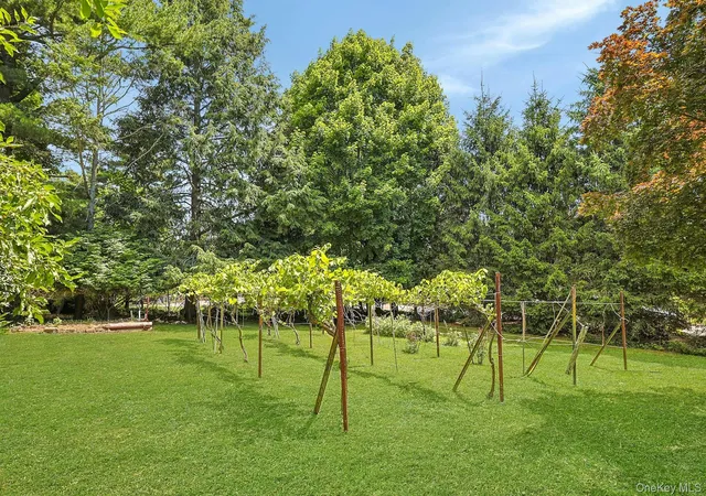 3rd image of 15 Grandview Ln, Mount Pleasant, NY 10594 | MLS# 996516