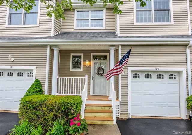 1st image of 100 Cove Ln #100, East Setauket, NY 11733 | MLS# 996528