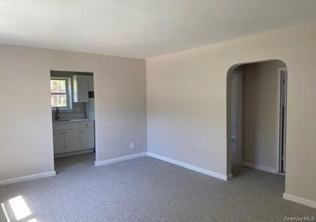 3rd image of 260-18 75Th Ave, New York, NY 11004