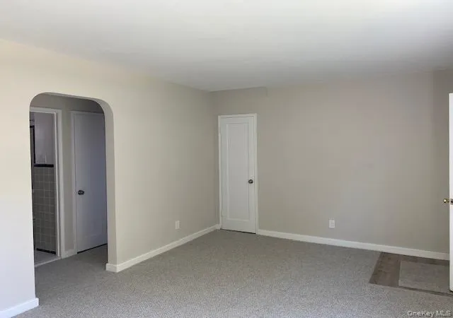 4th image of 260-18 75Th Ave, New York, NY 11004