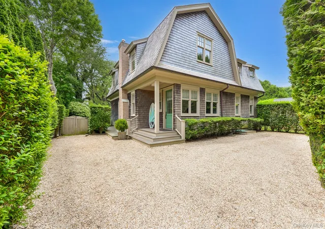3rd image of 1 Palma Ter, East Hampton, NY 11937 | MLS# 996581