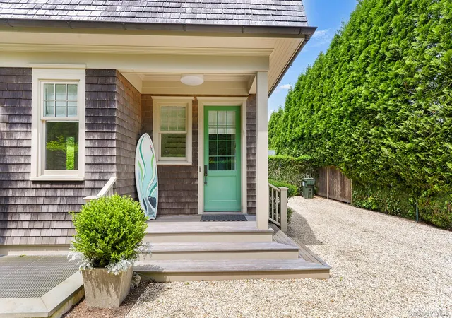4th image of 1 Palma Ter, East Hampton, NY 11937 | MLS# 996581