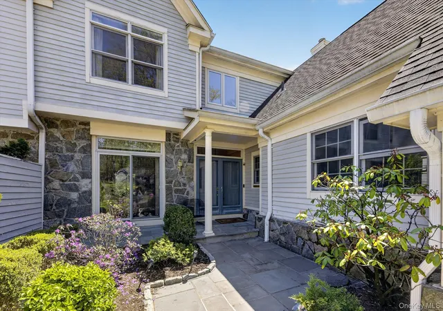 Photo 2 of Sale Pending at 9 Easthaven Ln, White Plains, NY 10605 | MLS# 996596 | Listing updated on 2026-05-29