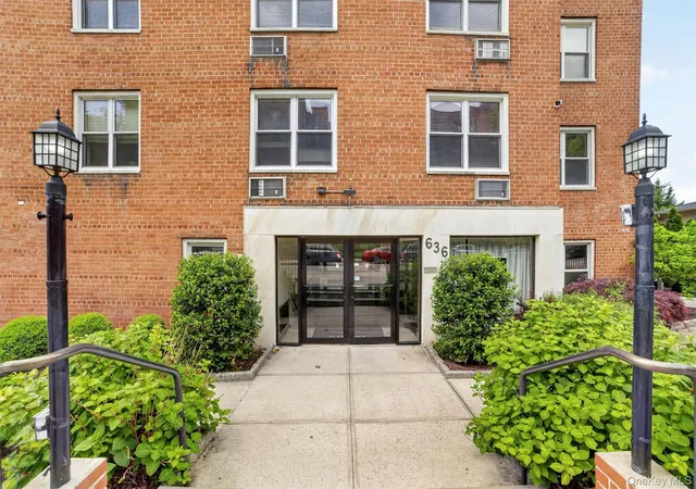 Homes for sale in Mount Vernon, NY | 636 N Terrace Ave #3F, Mount Vernon, NY 10552 | MLS# 996603