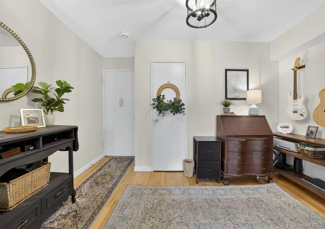 Homes for sale in Mount Vernon, NY | 636 N Terrace Ave #3F, Mount Vernon, NY 10552 | MLS# 996603