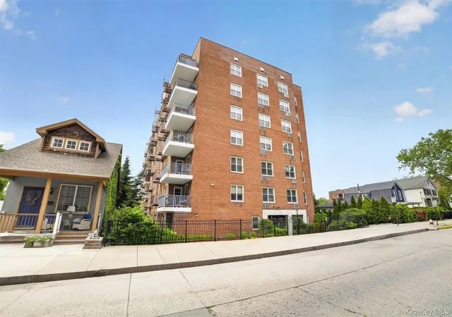 Homes for sale in Mount Vernon, NY | 636 N Terrace Ave #3F, Mount Vernon, NY 10552 | MLS# 996603