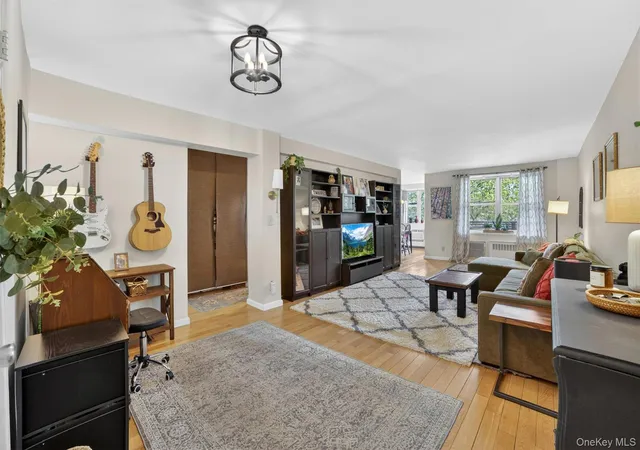 Homes for sale in Mount Vernon, NY | 636 N Terrace Ave #3F, Mount Vernon, NY 10552 | MLS# 996603