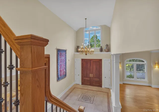 Photo 3 of Mansion for sale at 23 Overbrook Ln, Oyster Bay, NY 11545 | MLS# 996646 | Listing updated on 2026-10-01