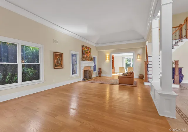 Photo 4 of Single family home for sale at 23 Overbrook Ln, Oyster Bay, NY 11545 | MLS# 996646 | Listing updated on 2026-10-01