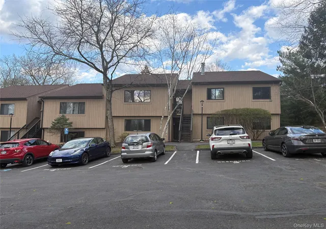 Homes for sale in Poughkeepsie, NY | 3907 Wild Berry Ct, Poughkeepsie, NY 12603 | MLS# 996674