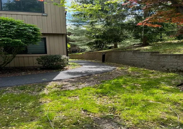 Homes for sale in Poughkeepsie, NY | 3907 Wild Berry Ct, Poughkeepsie, NY 12603 | MLS# 996674