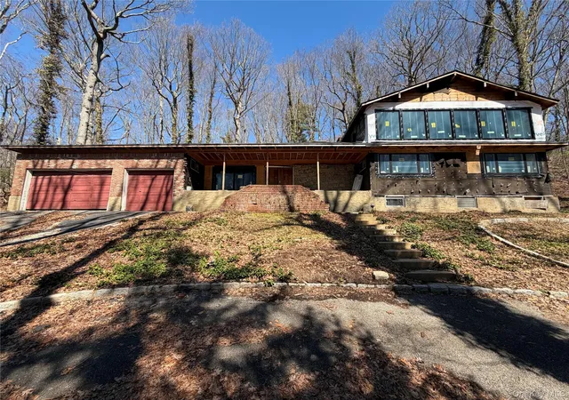 2nd image of 19 Tiffany Rd, Oyster Bay, NY 11771 | MLS# 996701