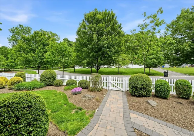 2nd image of 5 Judges Ln, Smithtown, NY 11787 | MLS# 996702
