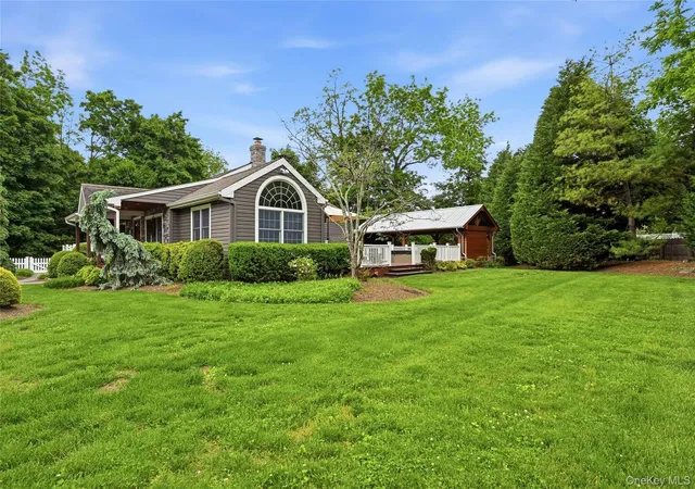 3rd image of 5 Judges Ln, Smithtown, NY 11787 | MLS# 996702