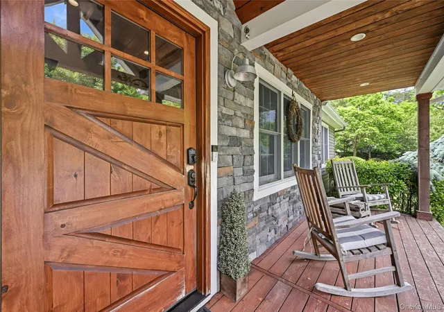 4th image of 5 Judges Ln, Smithtown, NY 11787 | MLS# 996702