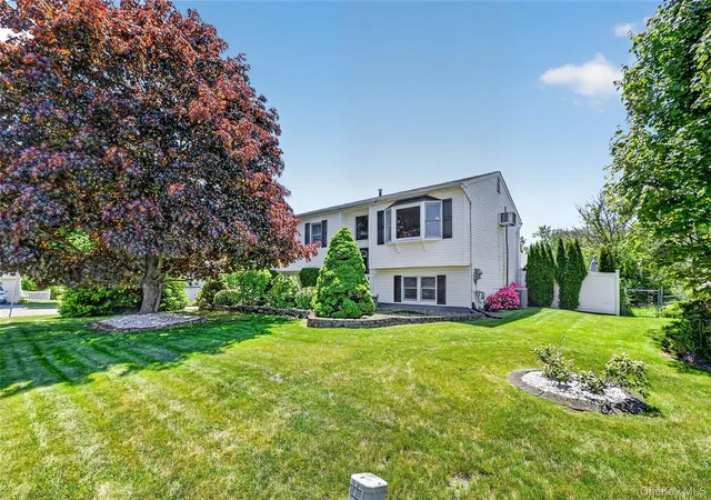 2nd image of 19 Sutherland Dr, Monroe, NY 10950 | MLS# 996717