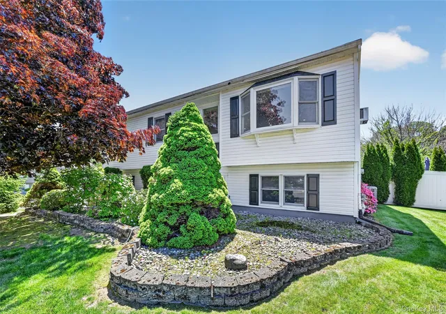 3rd image of 19 Sutherland Dr, Monroe, NY 10950 | MLS# 996717